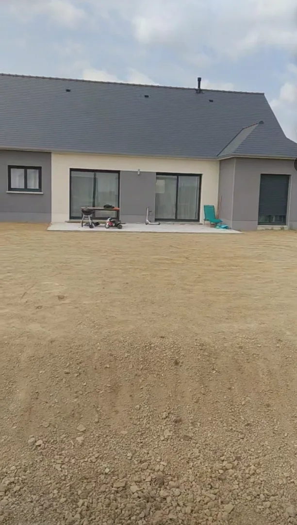 Terrassement en cours à Laval — JMW Entreprise décaissement et préparation