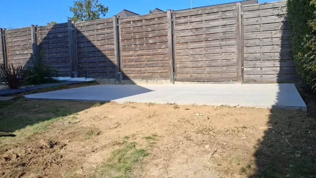 Terrasse béton coulée — JMW Entreprise Laval
